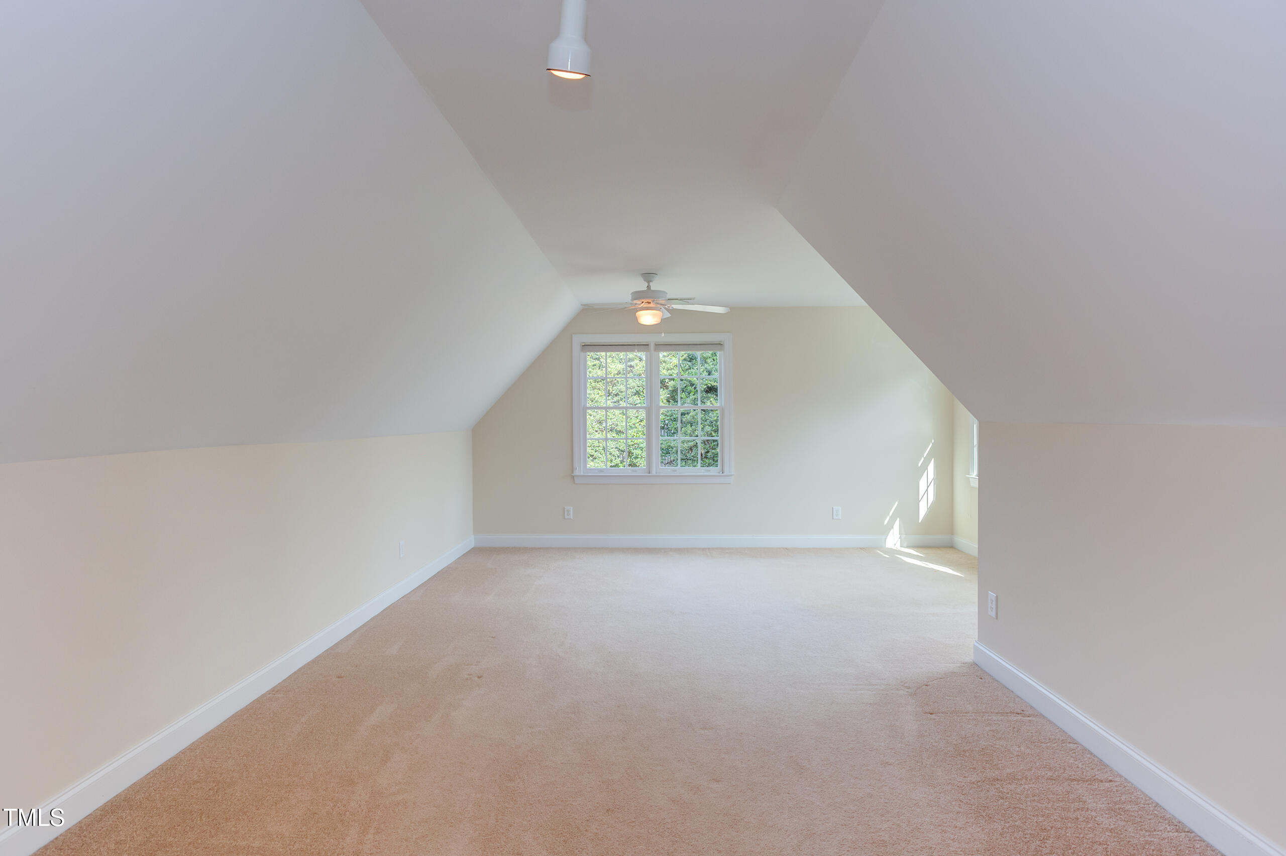700 Parkview Crescent