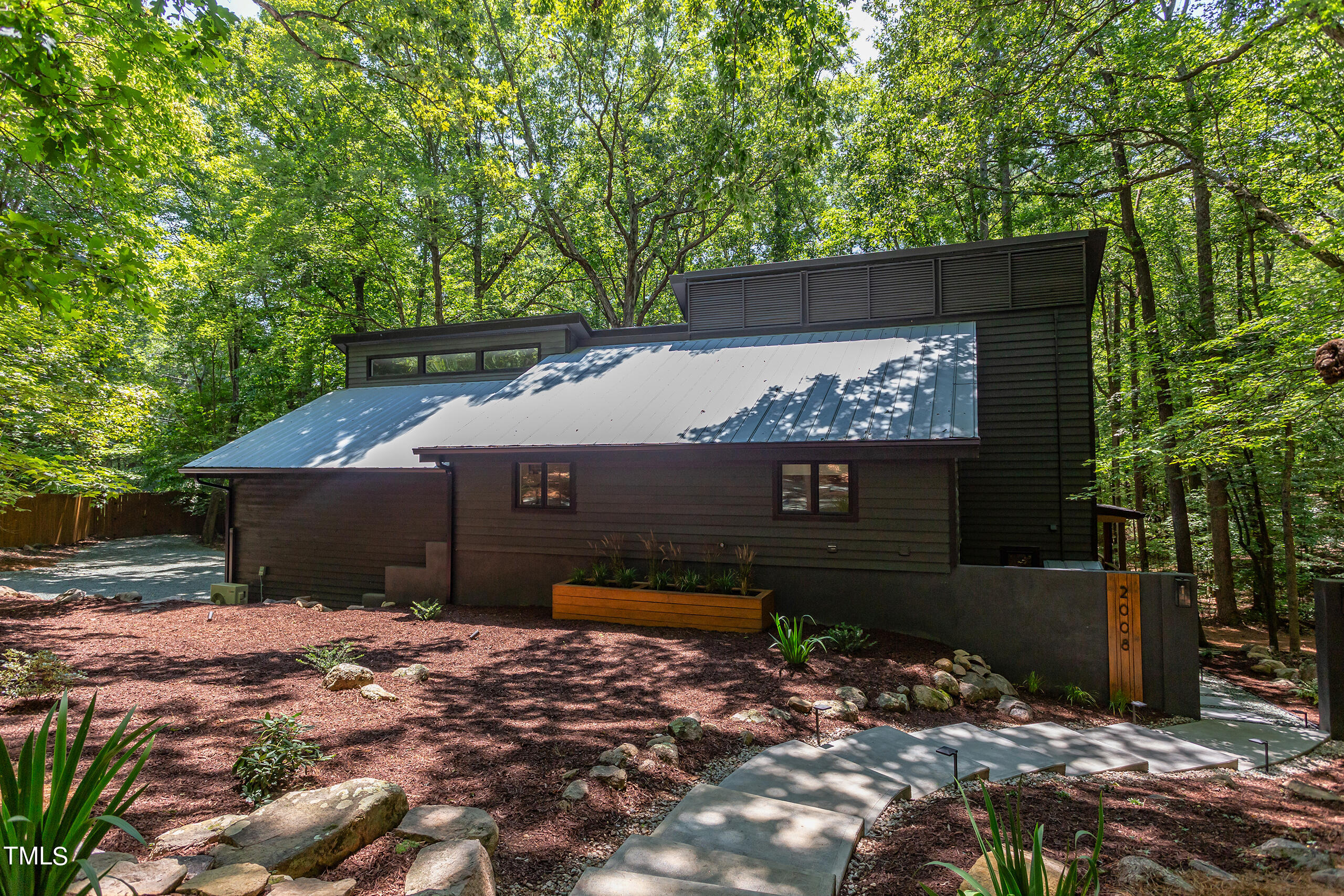 2008 Ridgewood Road