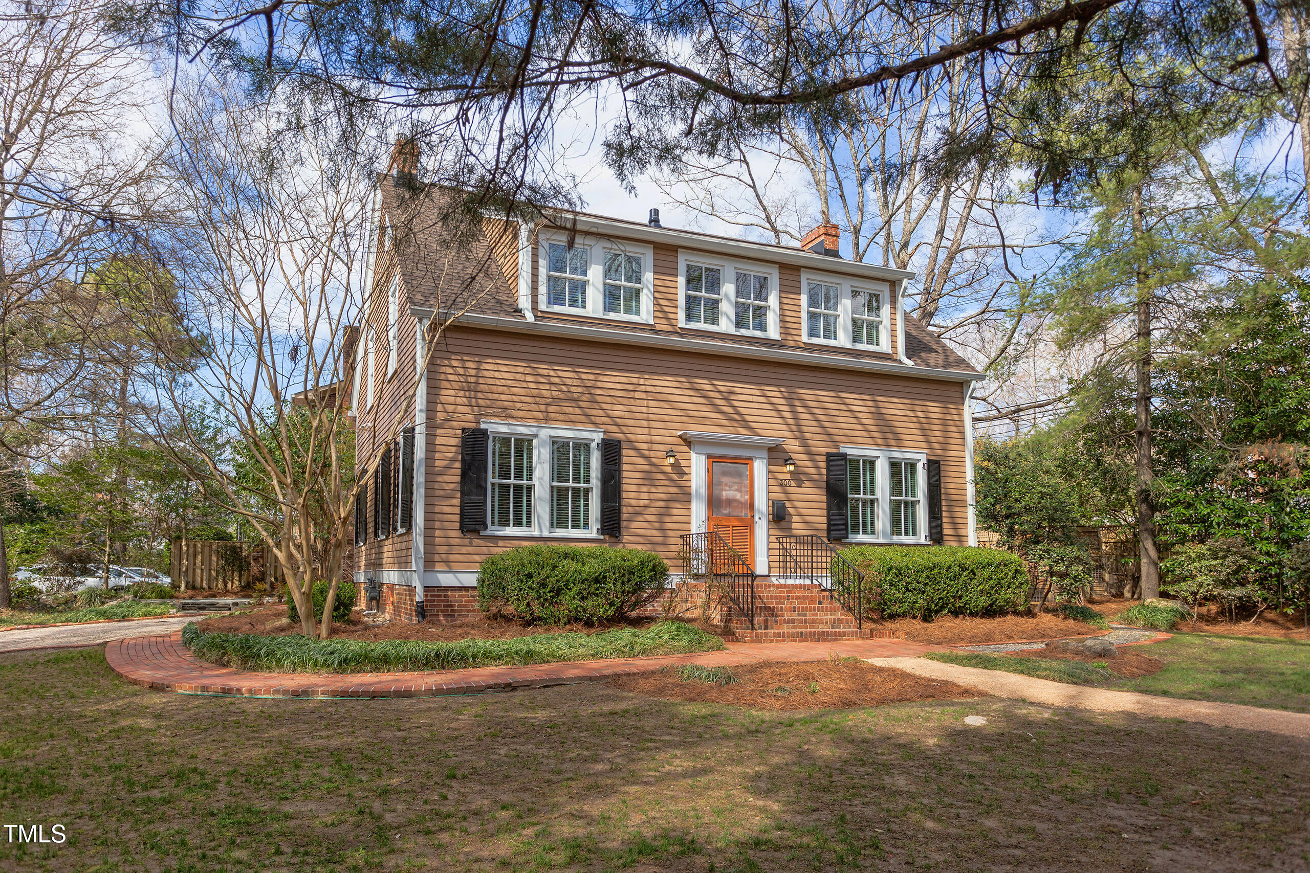 300 Mccauley Street