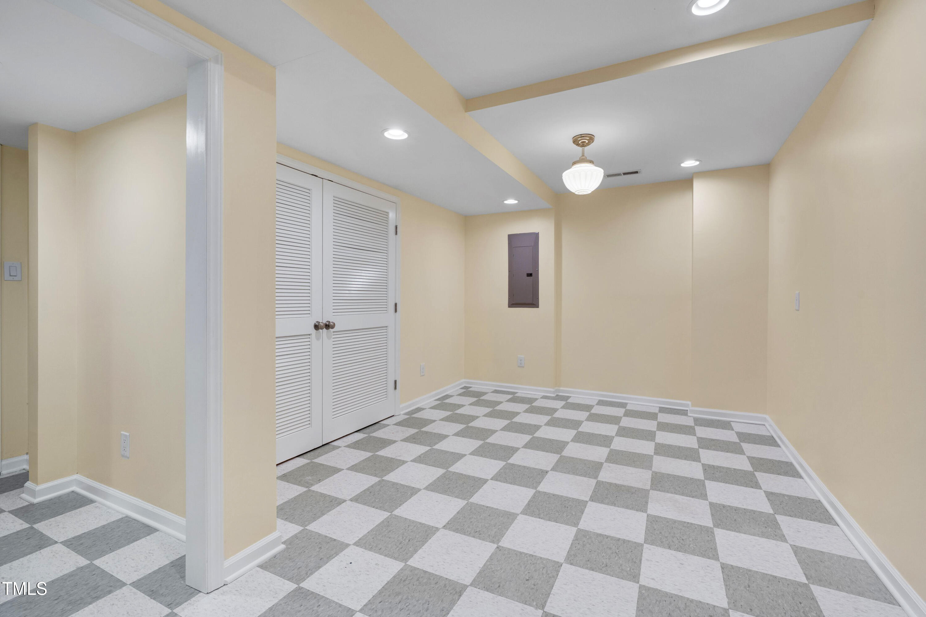 823 Churchill Drive