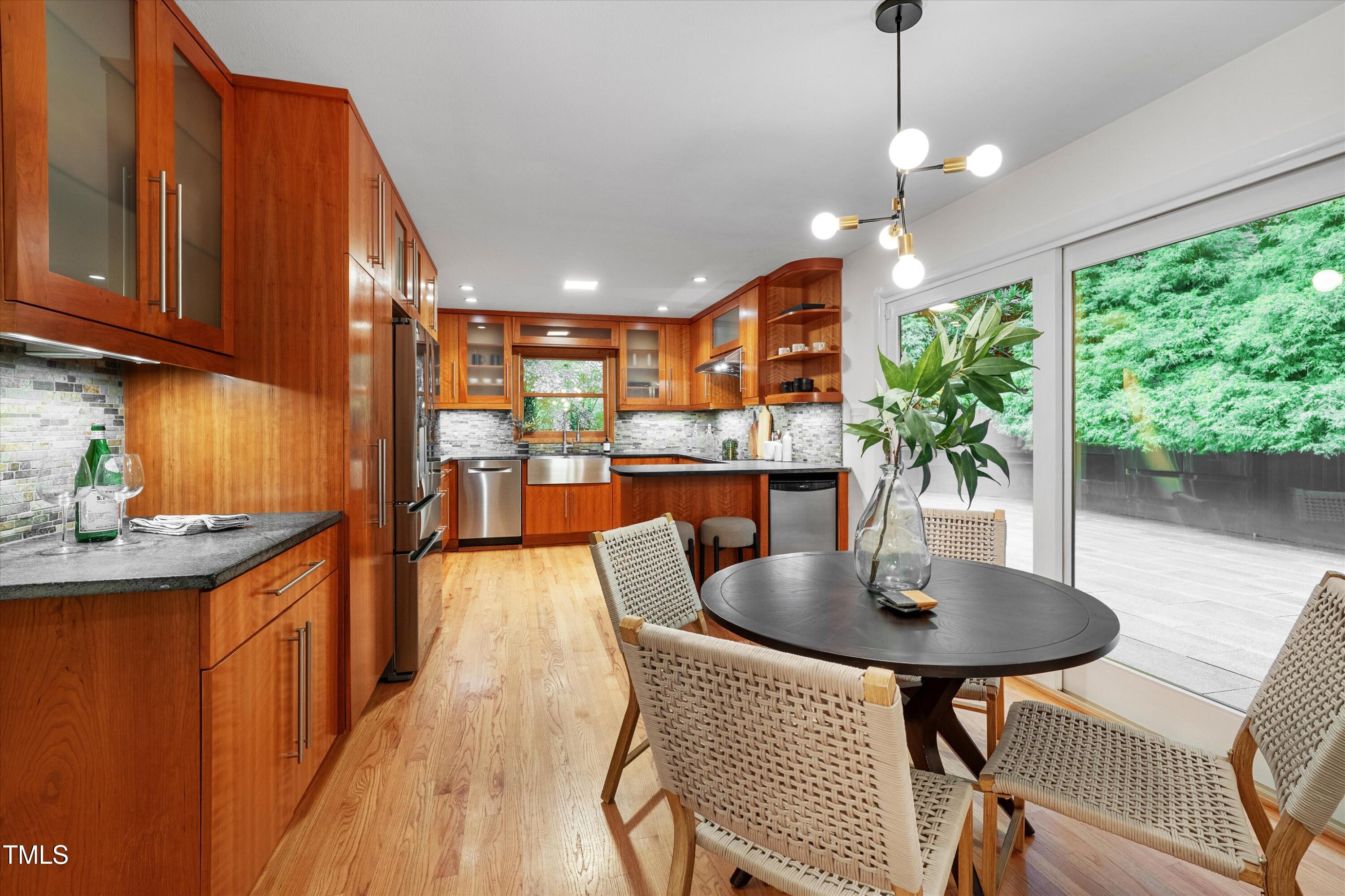 1512 Arboretum Drive