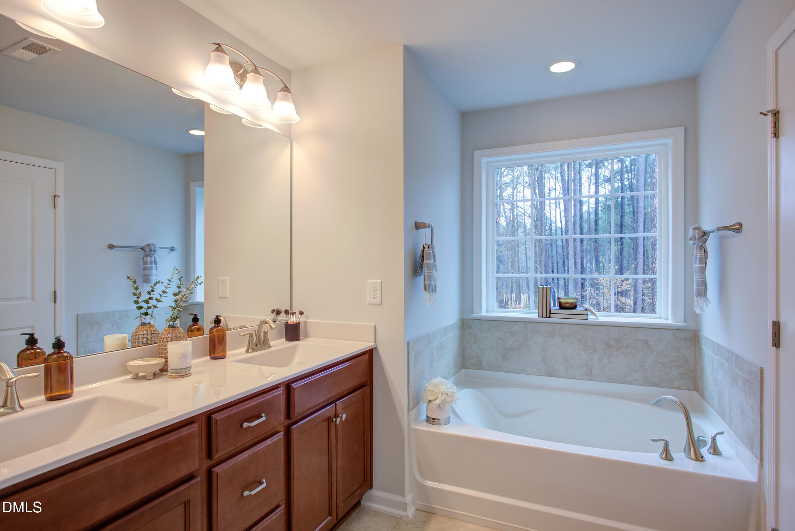 1136 Southpoint Trail