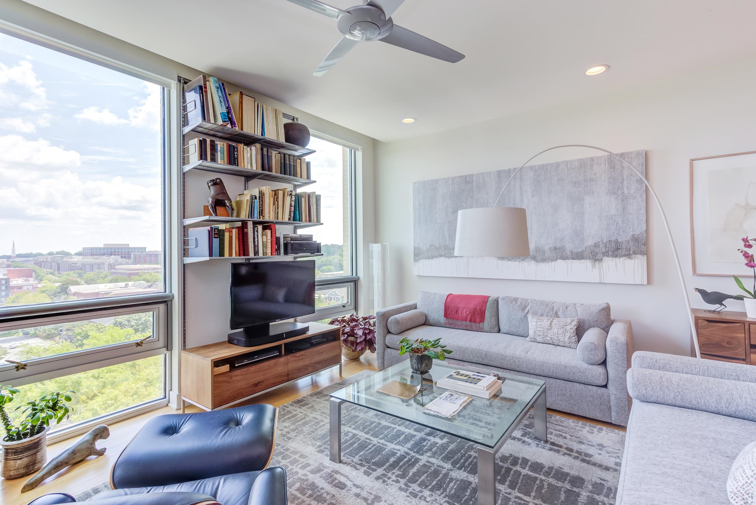 601 W Rosemary St, #802