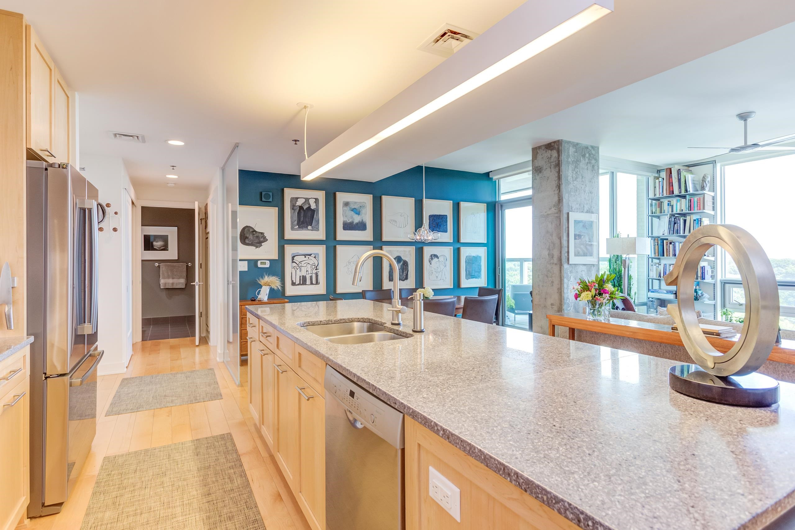 601 W Rosemary St, #802