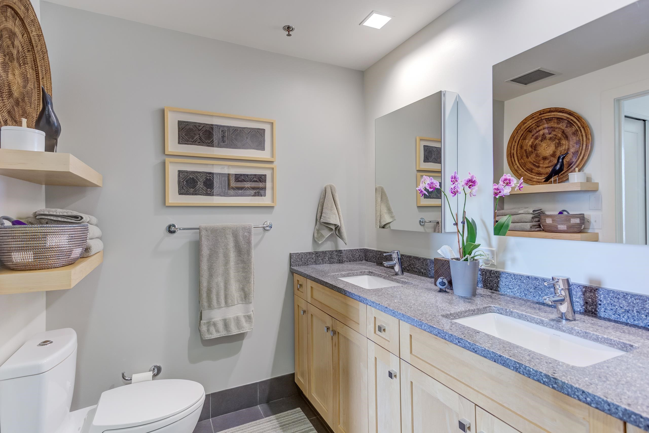 601 W Rosemary St, #802
