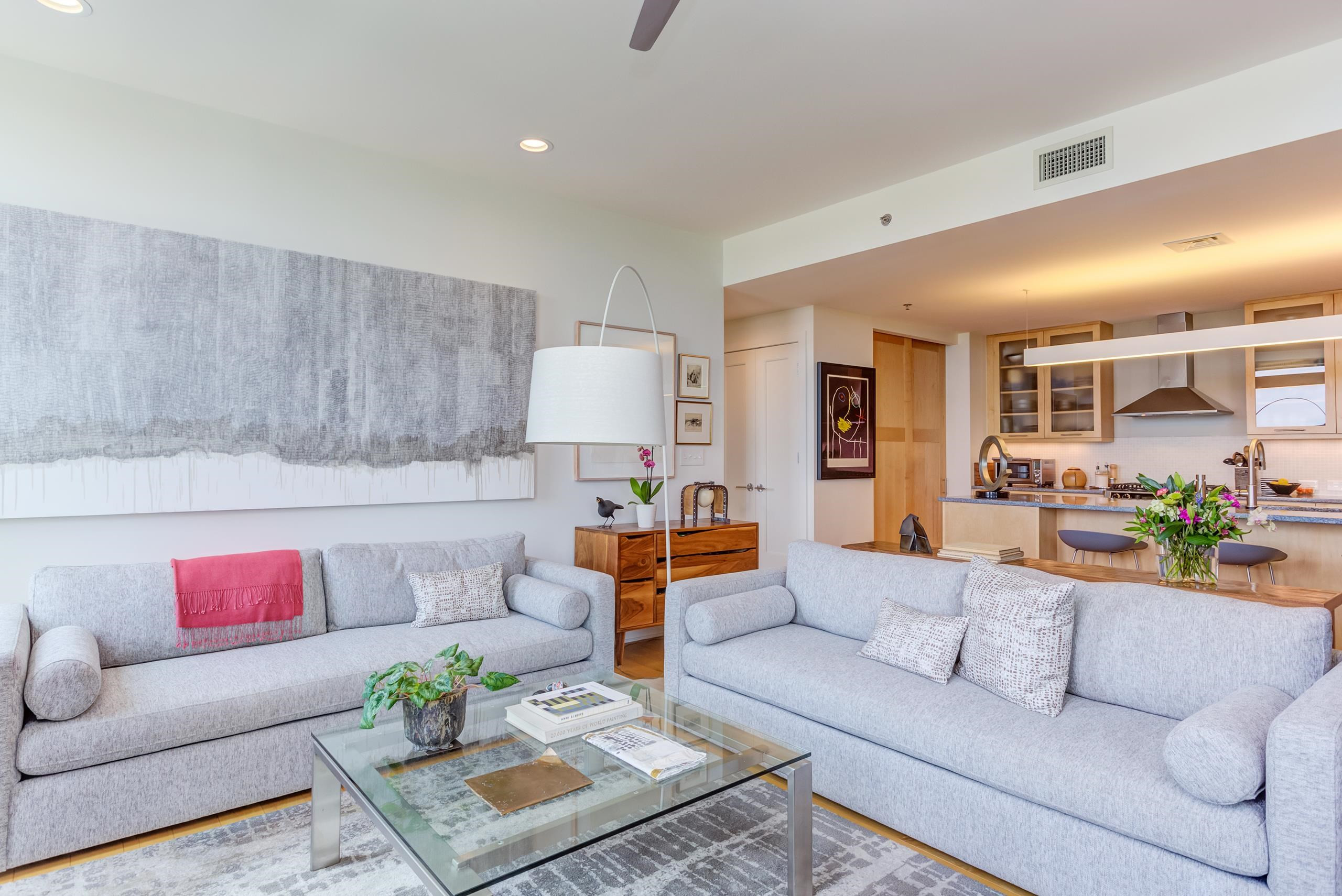 601 W Rosemary St, #802