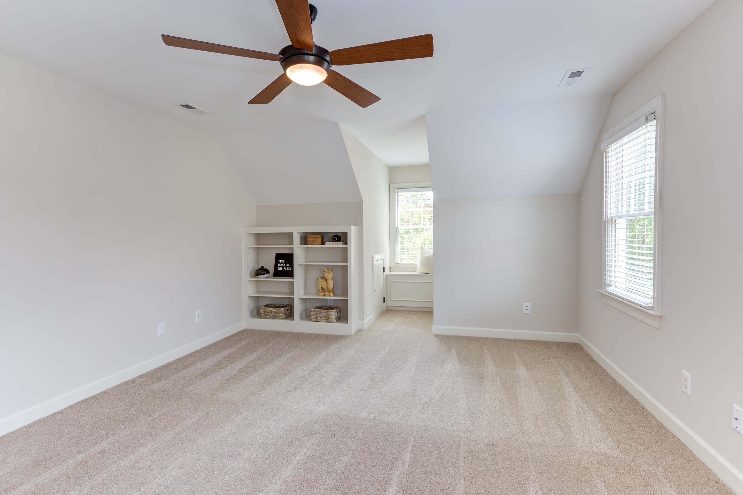 202 Calderon Dr