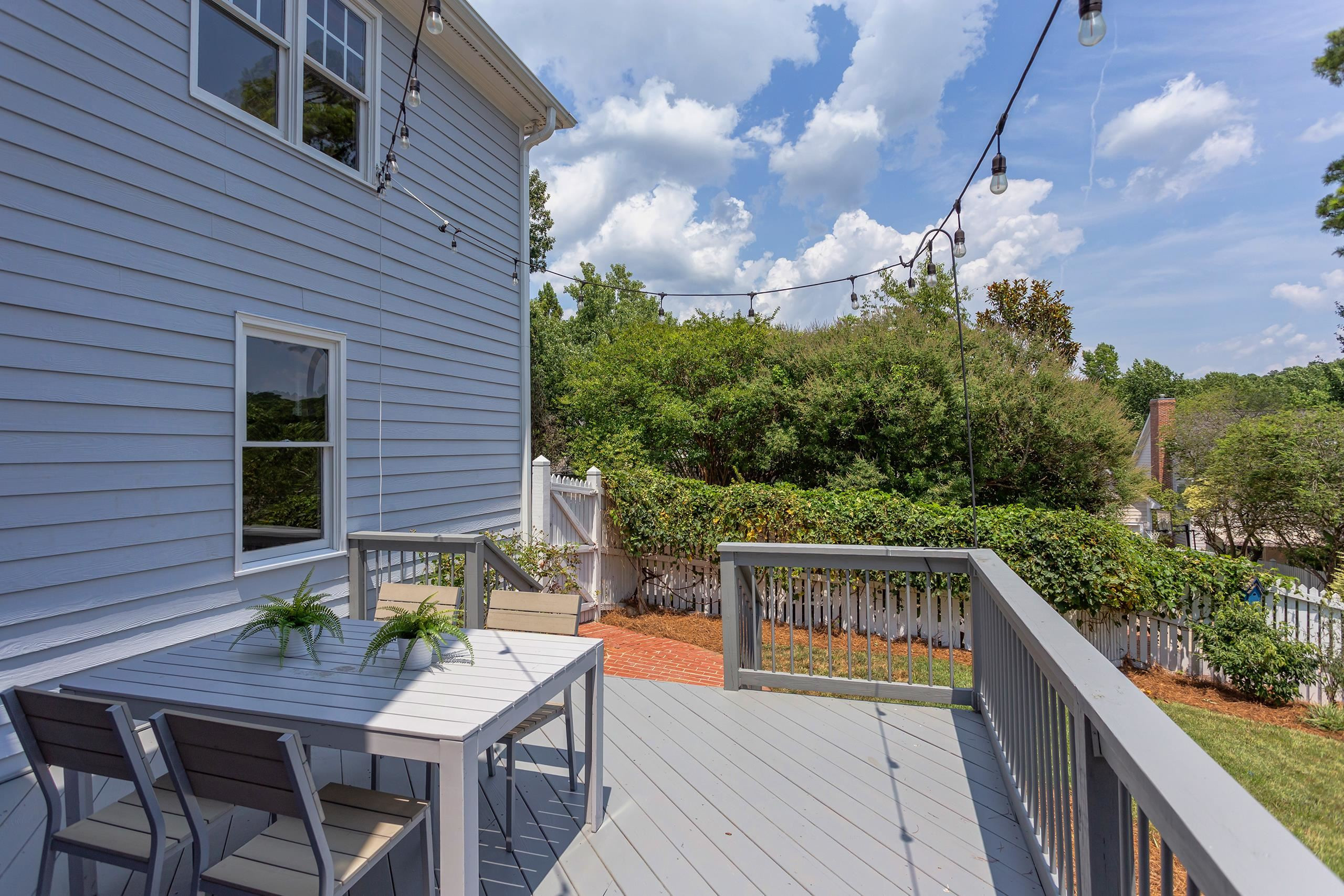 202 Calderon Dr