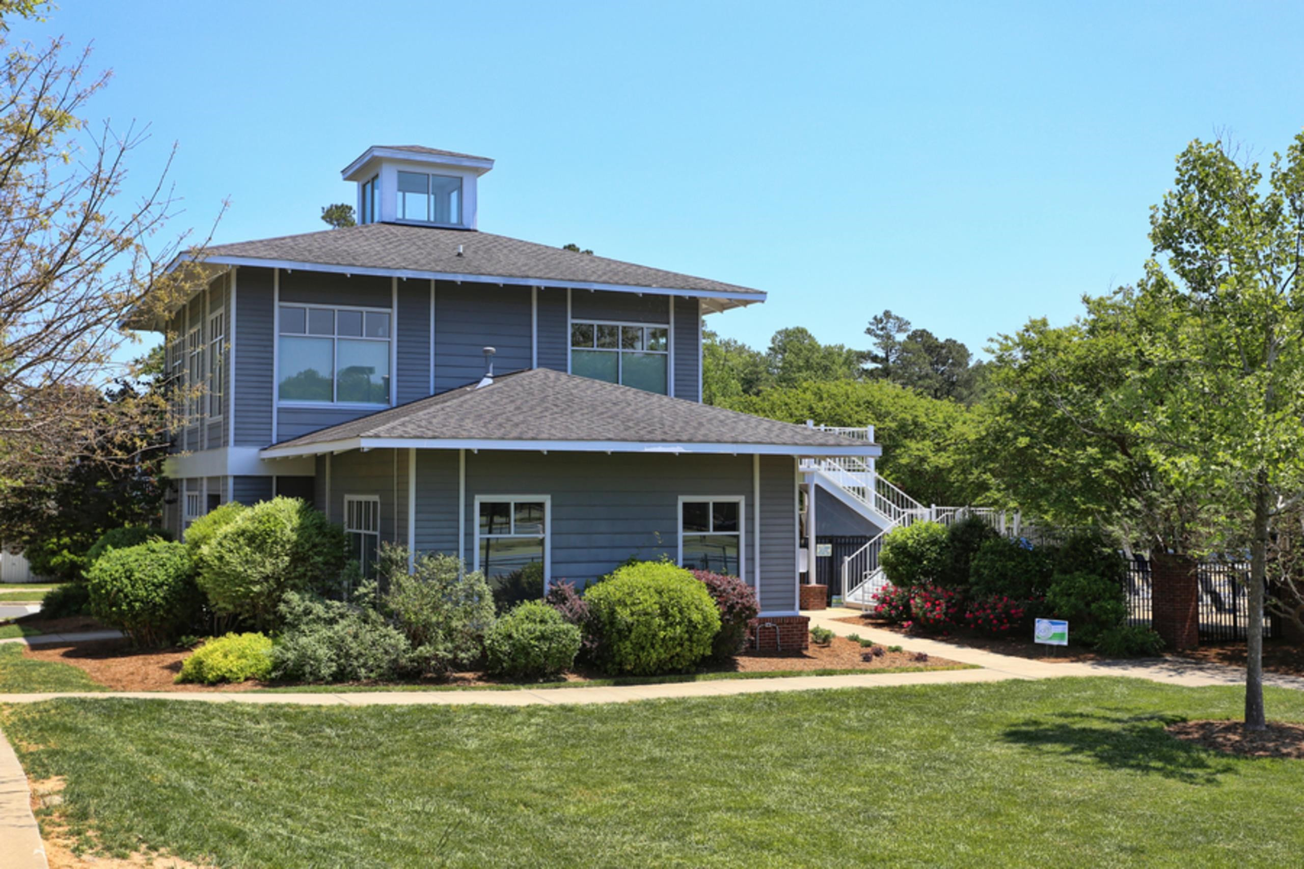 202 Calderon Dr