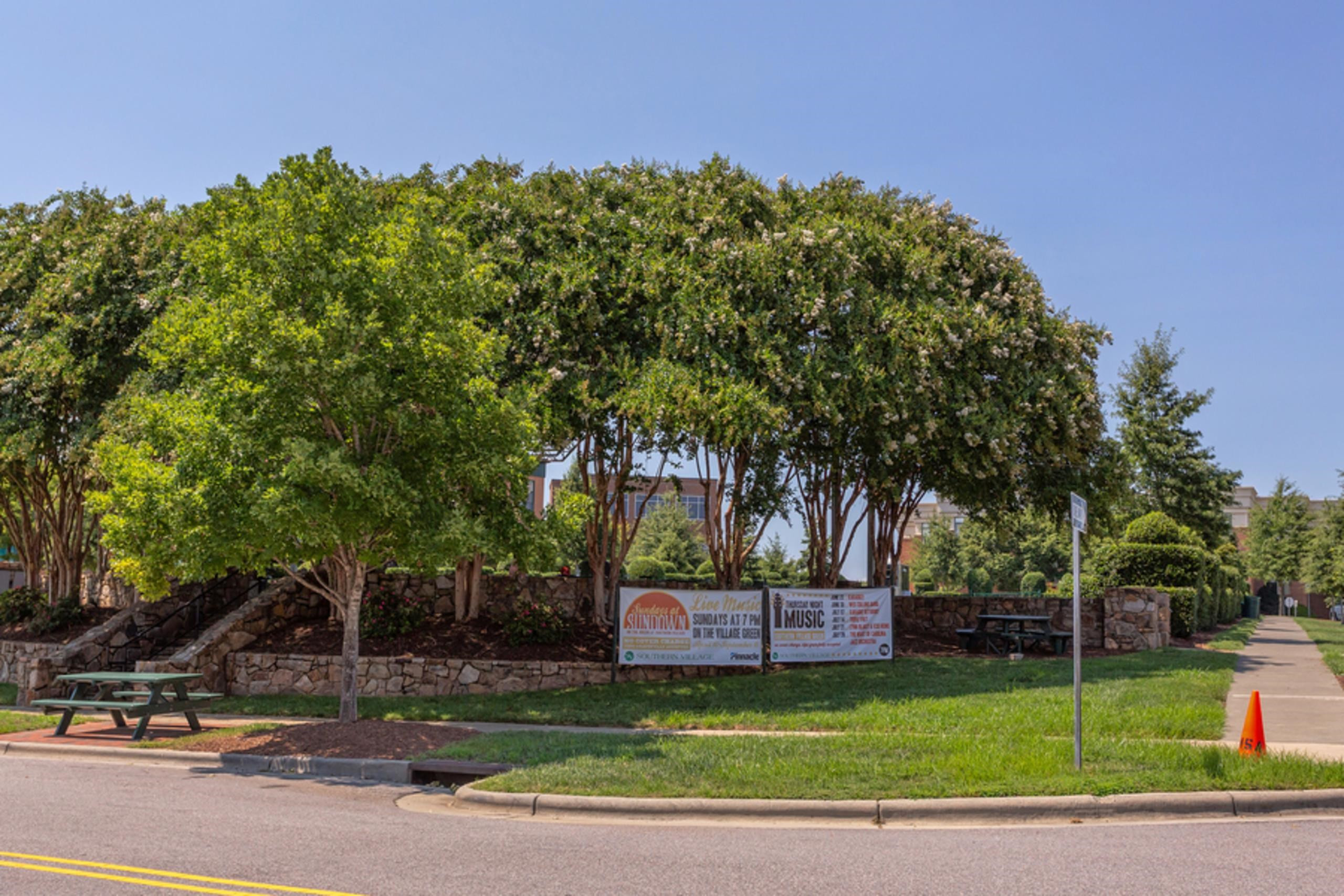 202 Calderon Dr