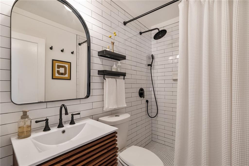 1392 Hawthorne Avenue SE