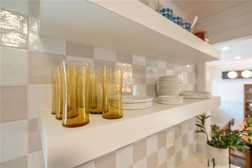 1392 Hawthorne Avenue SE