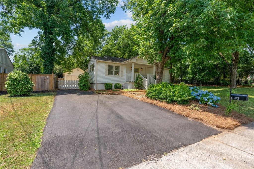 1392 Hawthorne Avenue SE