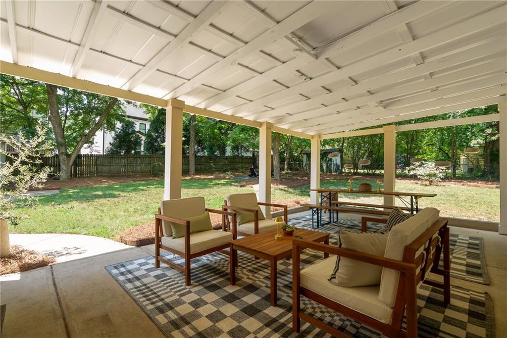 1392 Hawthorne Avenue SE