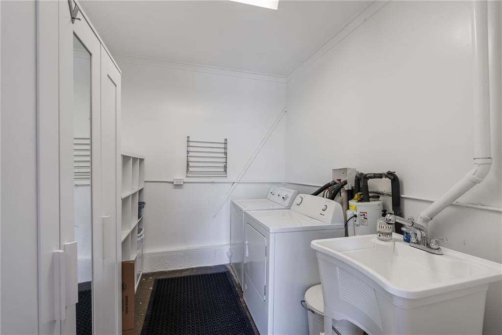 1392 Hawthorne Avenue SE