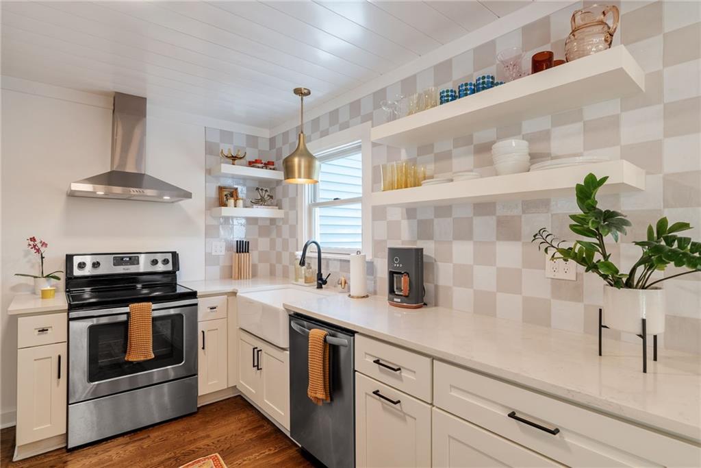 1392 Hawthorne Avenue SE