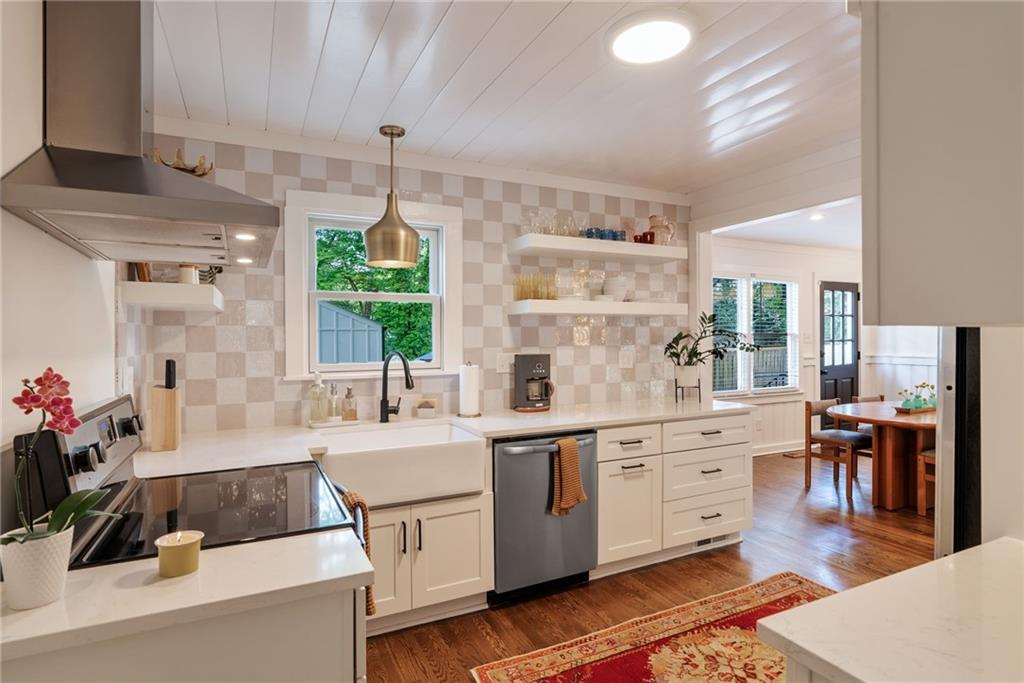 1392 Hawthorne Avenue SE