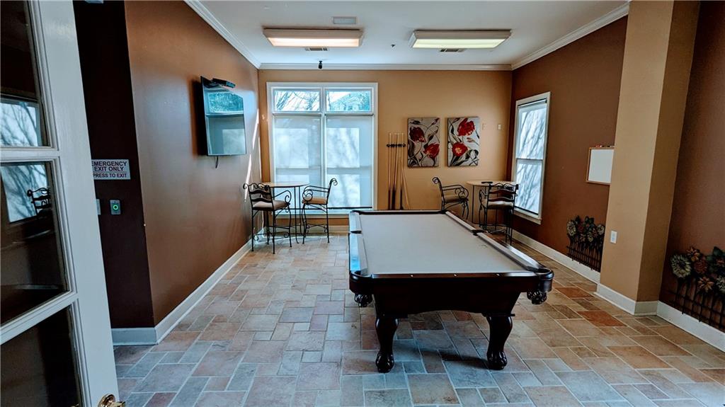 212 Edinburgh Court Unit 212