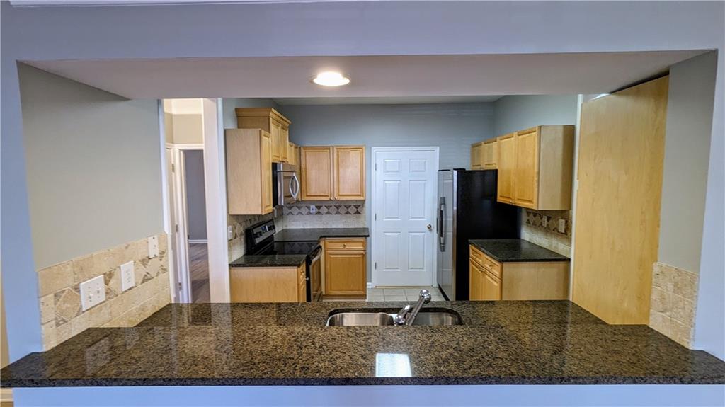 212 Edinburgh Court Unit 212