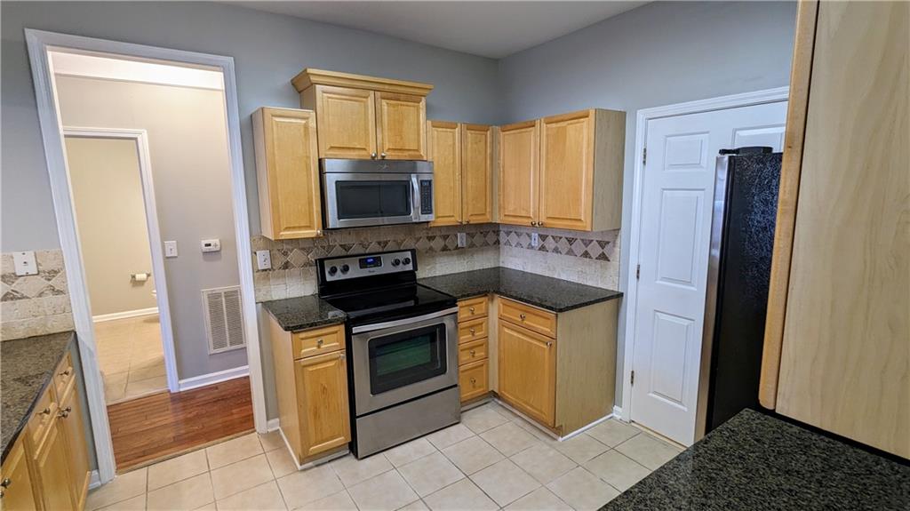 212 Edinburgh Court Unit 212