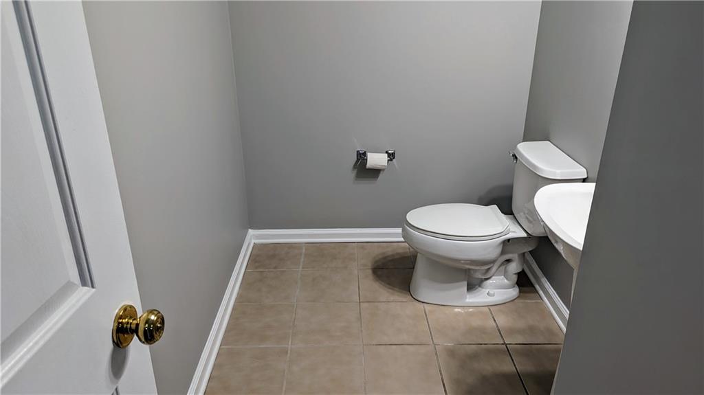 212 Edinburgh Court Unit 212