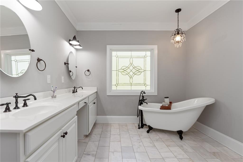 1648 Beacon Hill Boulevard NE