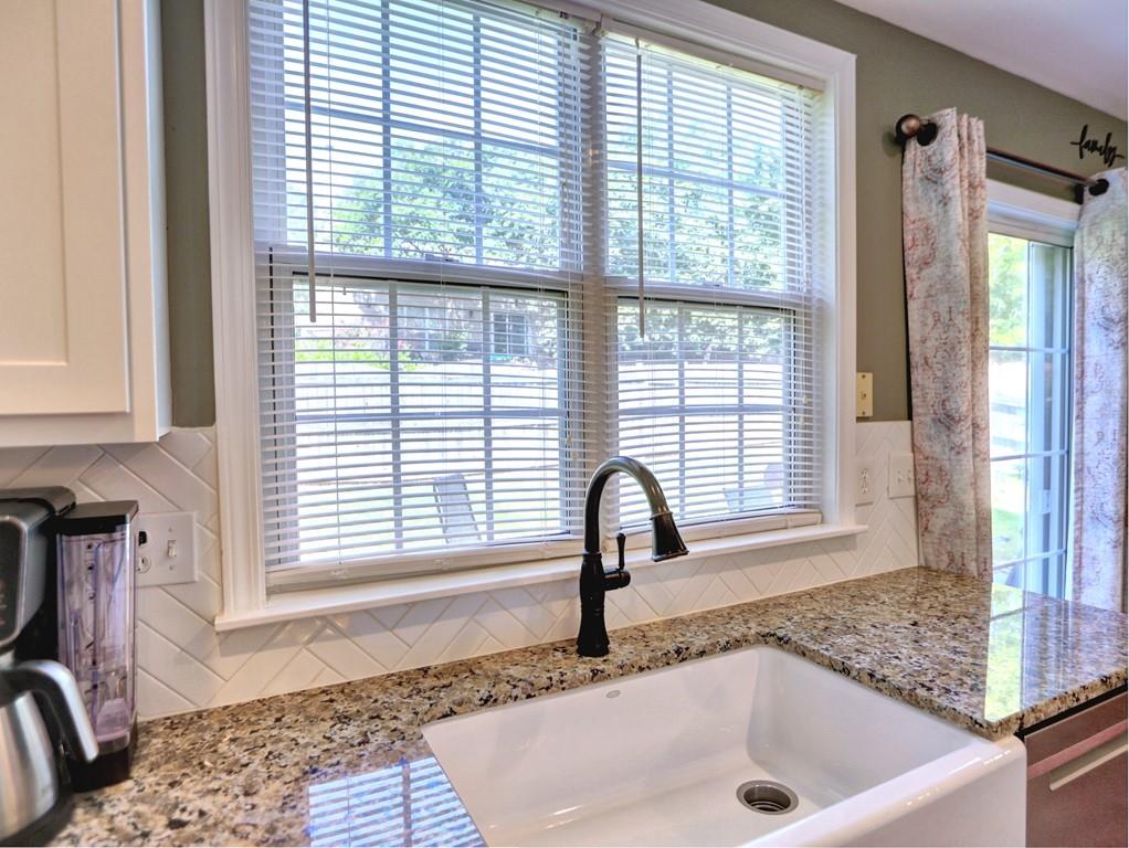 566 Lullingstone Drive SE