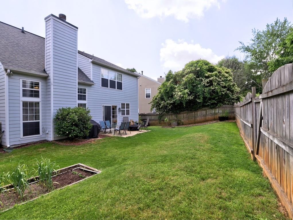 566 Lullingstone Drive SE