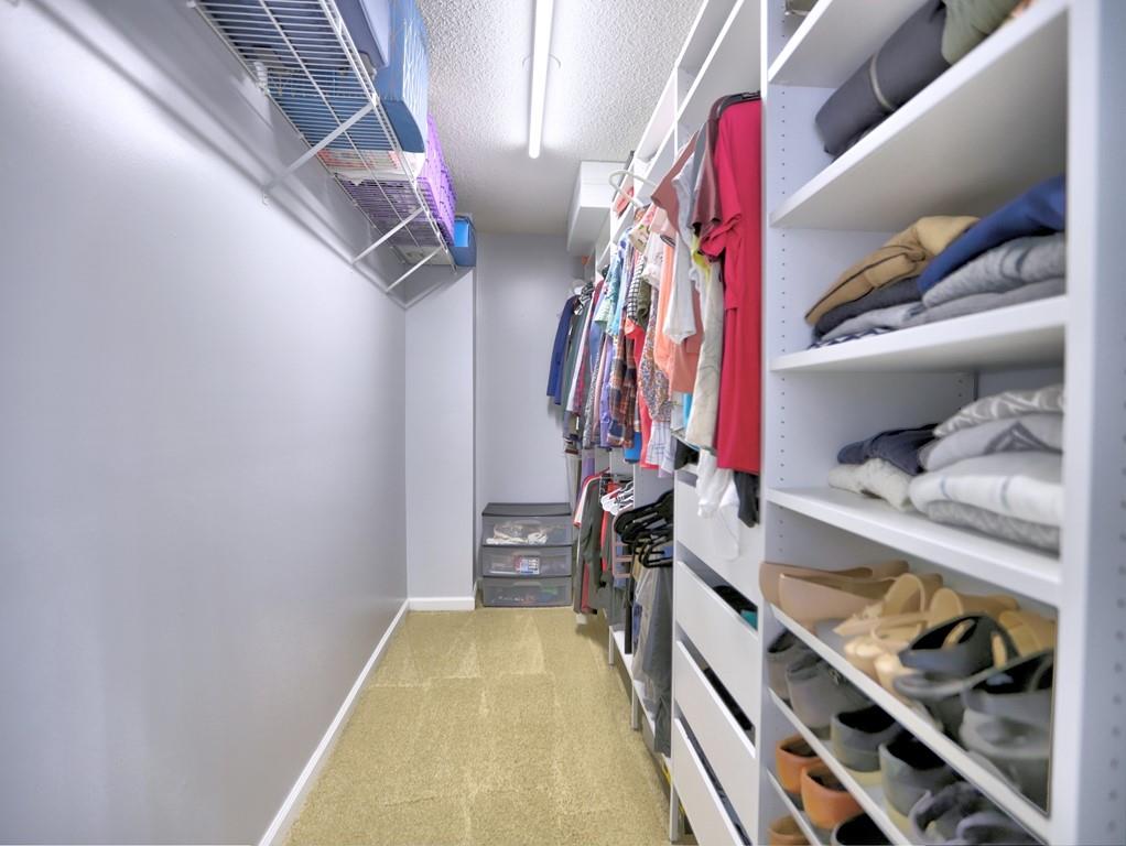 566 Lullingstone Drive SE