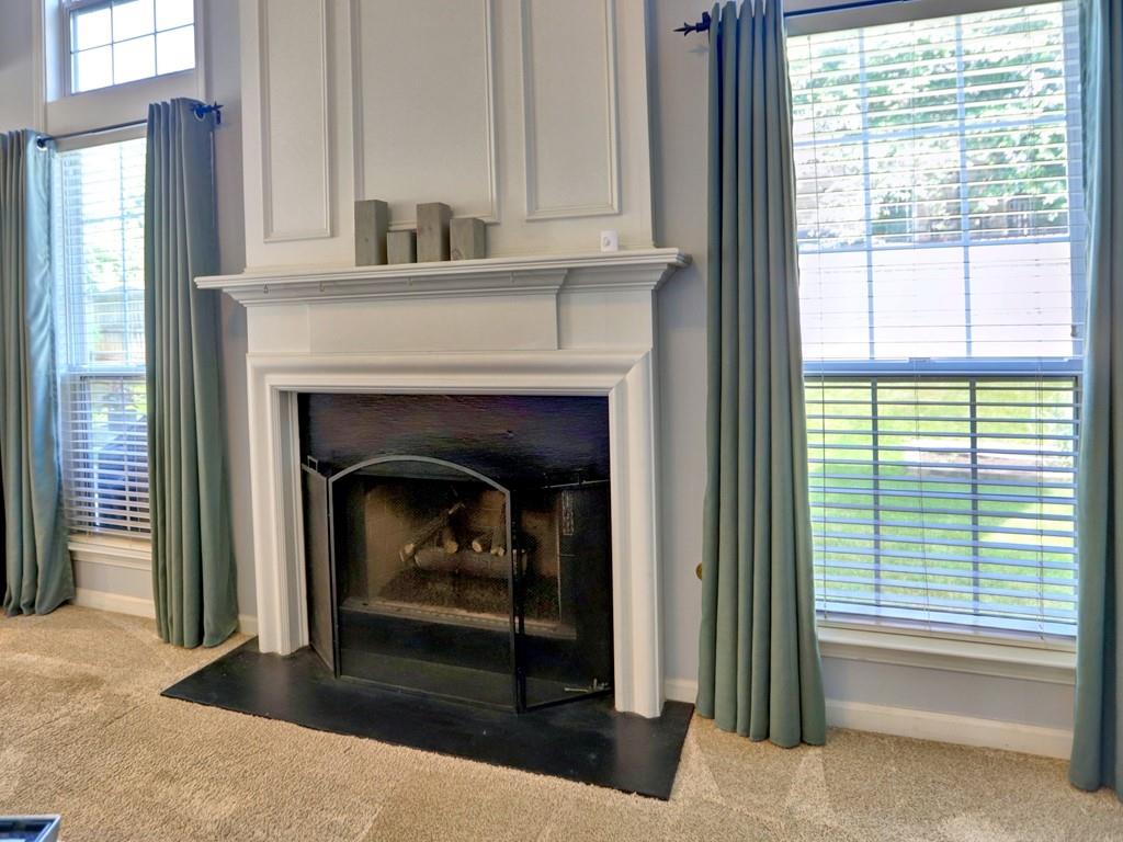 566 Lullingstone Drive SE