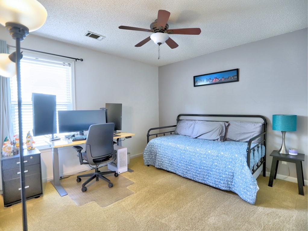 566 Lullingstone Drive SE