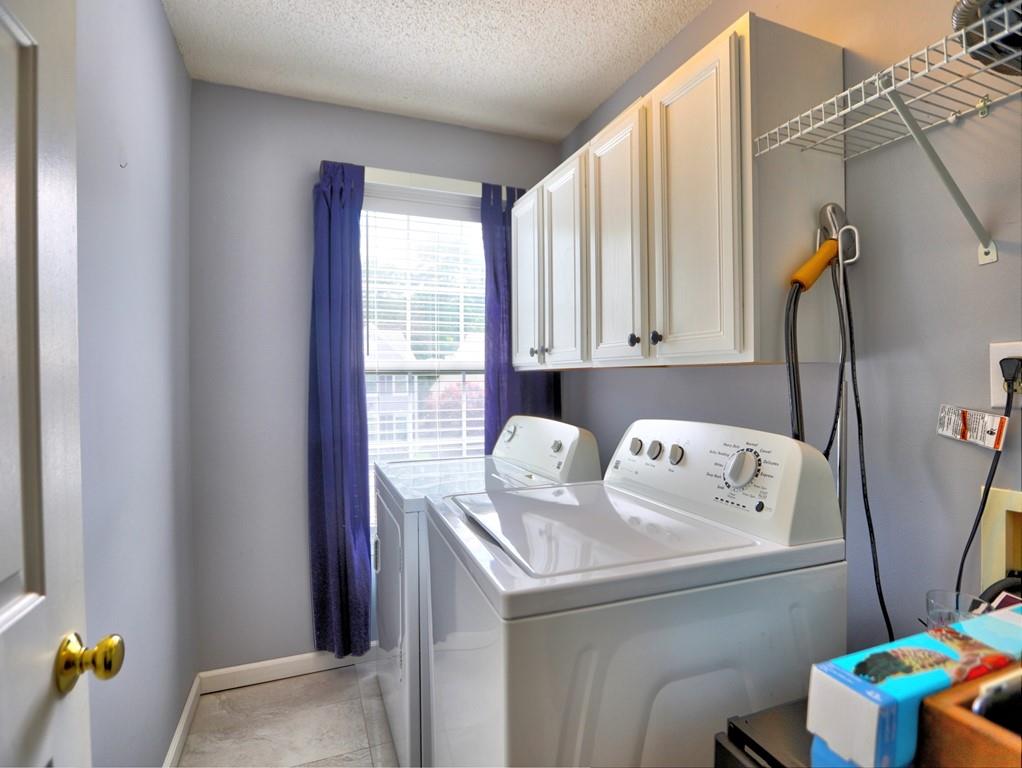 566 Lullingstone Drive SE