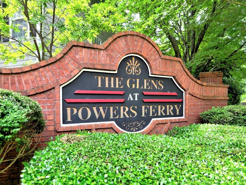 566 Lullingstone Drive SE