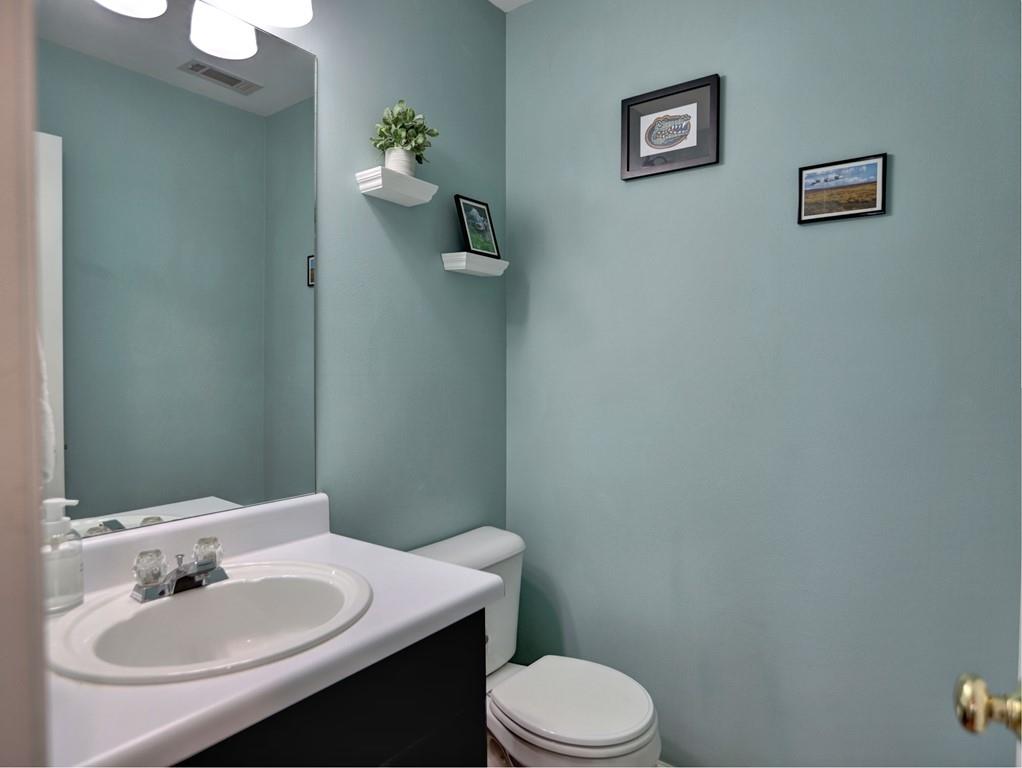 566 Lullingstone Drive SE