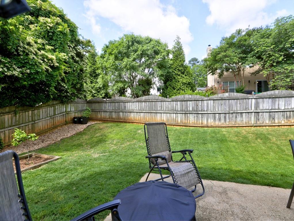 566 Lullingstone Drive SE