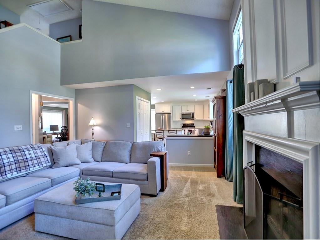 566 Lullingstone Drive SE