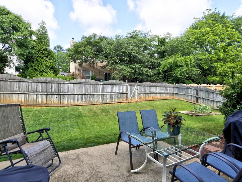 566 Lullingstone Drive SE