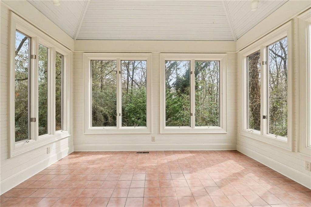 2656 Northbrook Drive