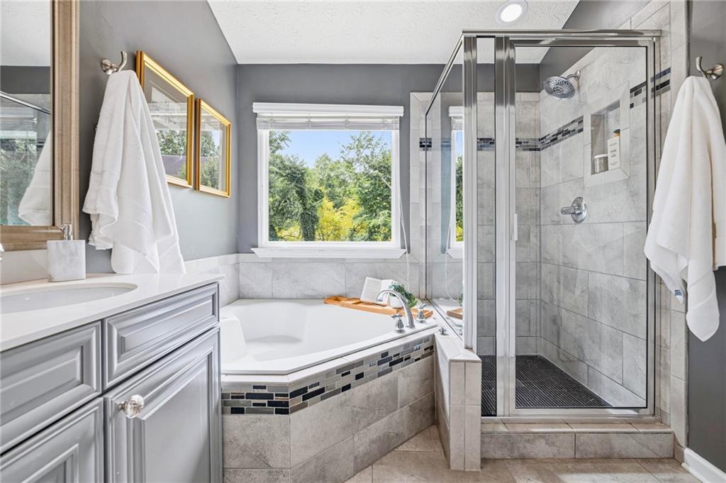 1015 Hidden Pond Lane