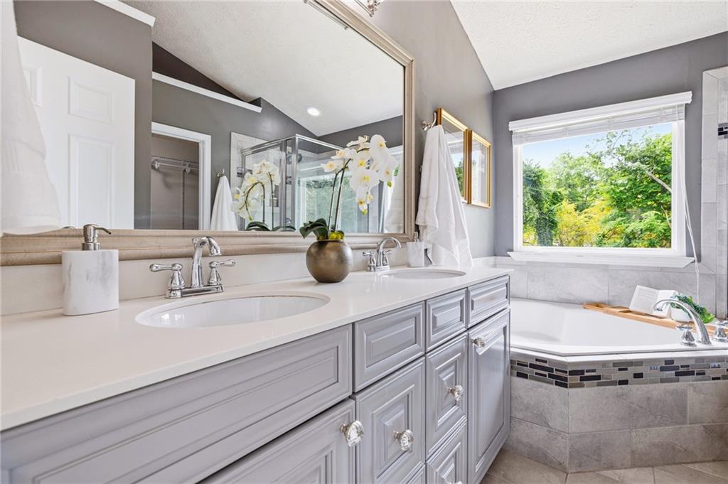 1015 Hidden Pond Lane
