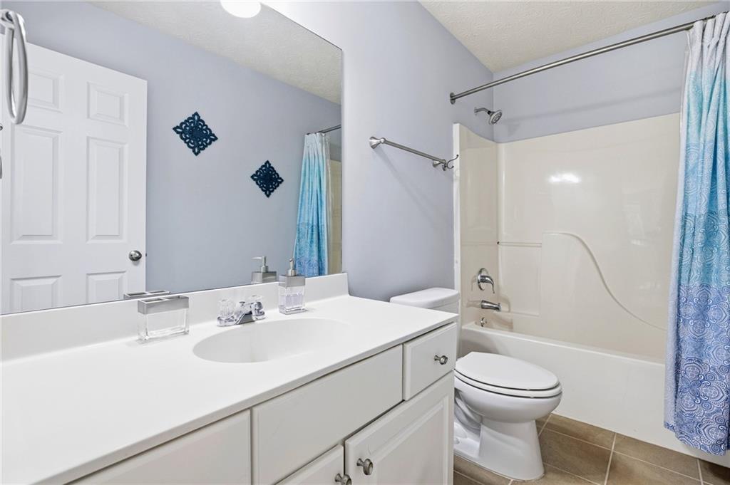 1015 Hidden Pond Lane