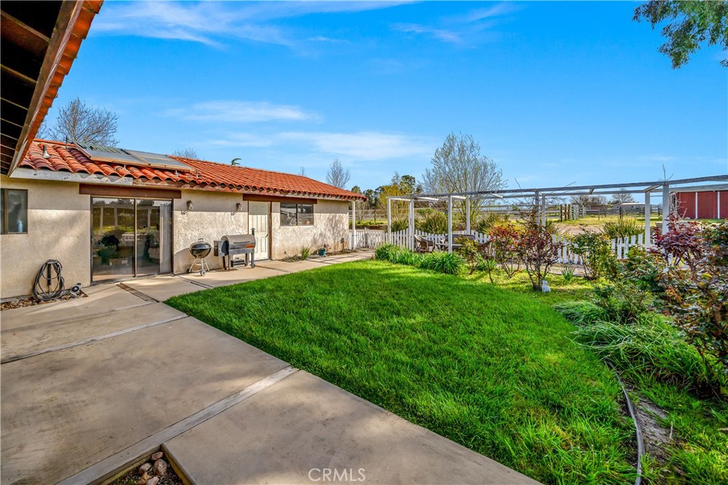 7595 Feenstra Road