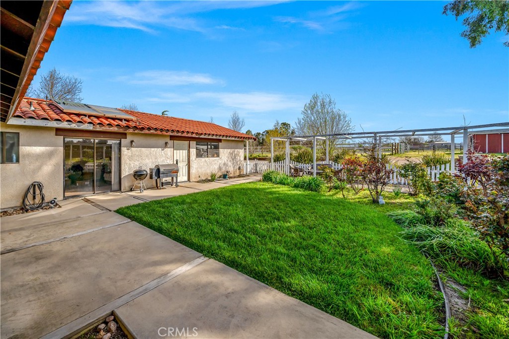 7595 Feenstra Road