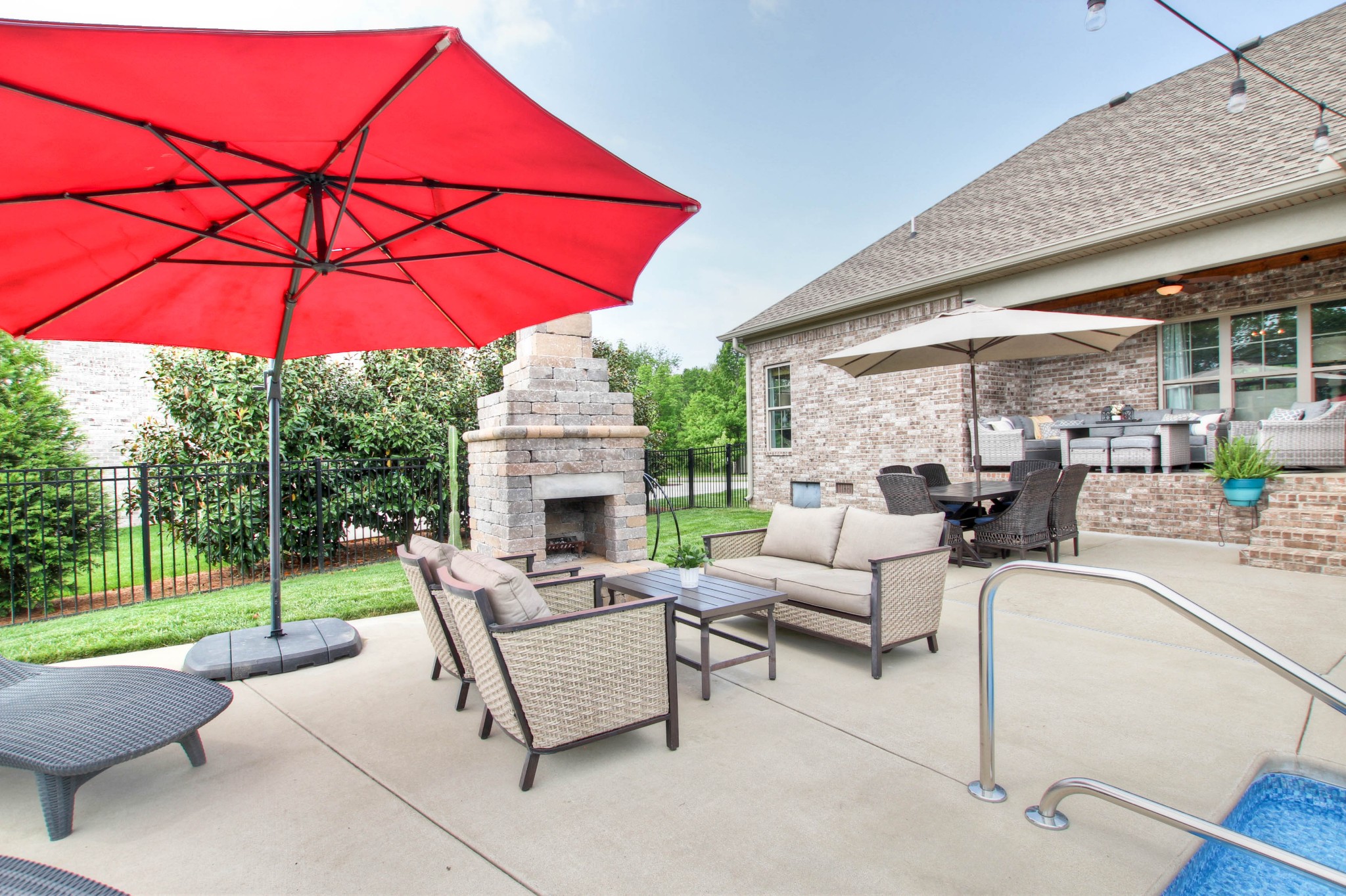 142 Rockingham Dr