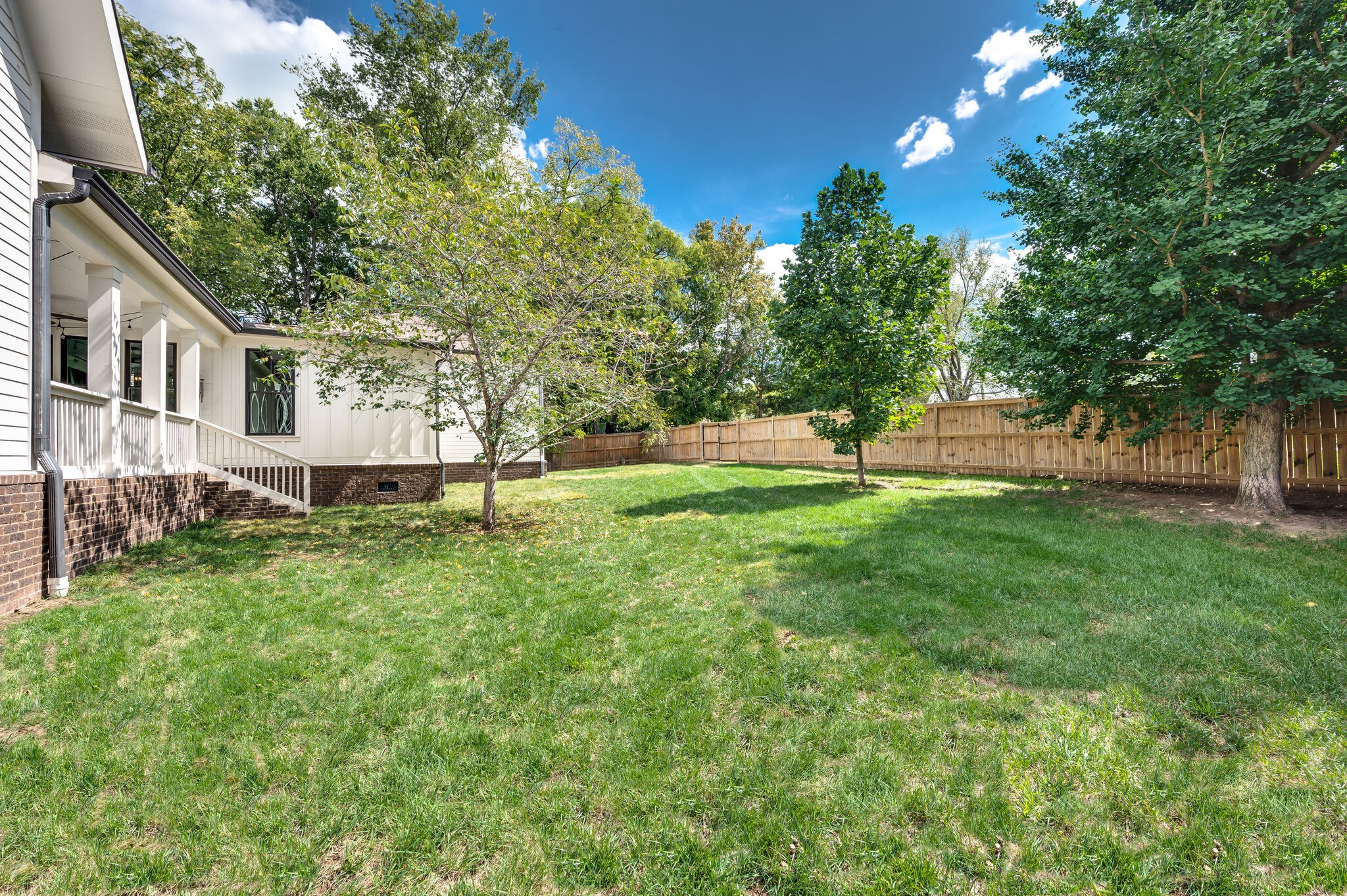 1133 Granny White Ct