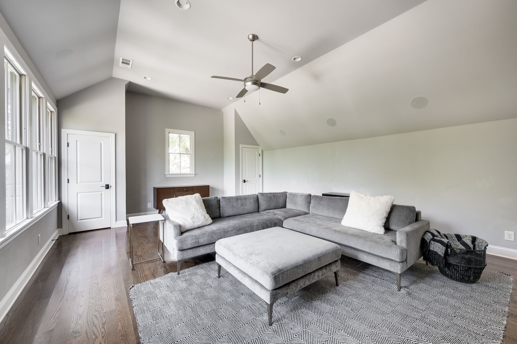 1133 Granny White Ct