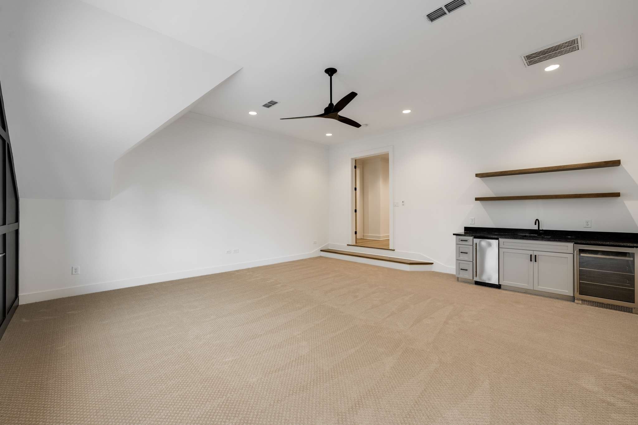 4308 Beekman Dr
