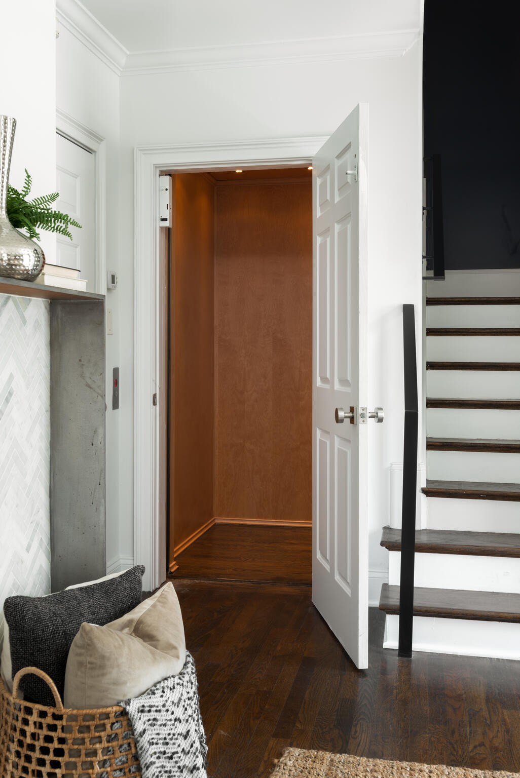 104 W End Close