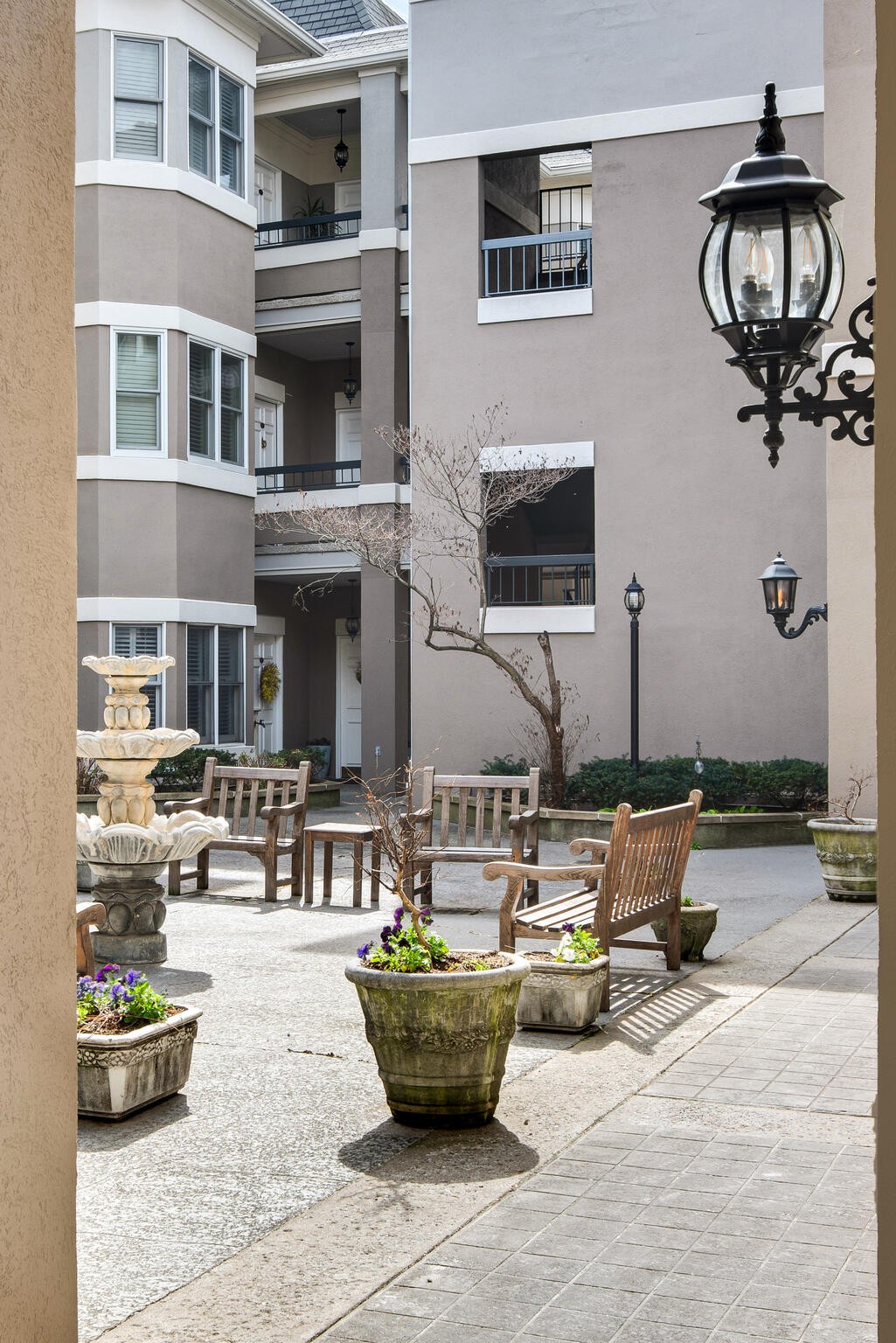 3818 W End Ave Unit: 201