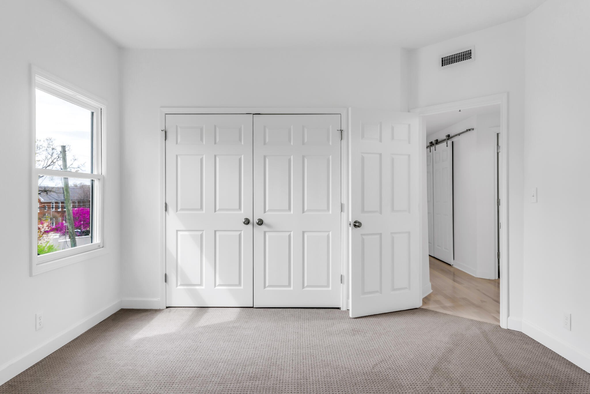 3818 W End Ave Unit: 201